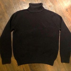 H&M Men’s Black Turtleneck Sweater (L)